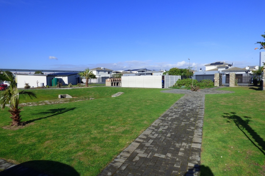 2 Bedroom Property for Sale in Parklands North Western Cape